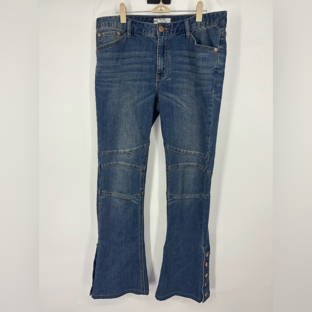 NWOT Free People‎ Mid-Rise Button Hem Flare Medium Blue Jeans 30